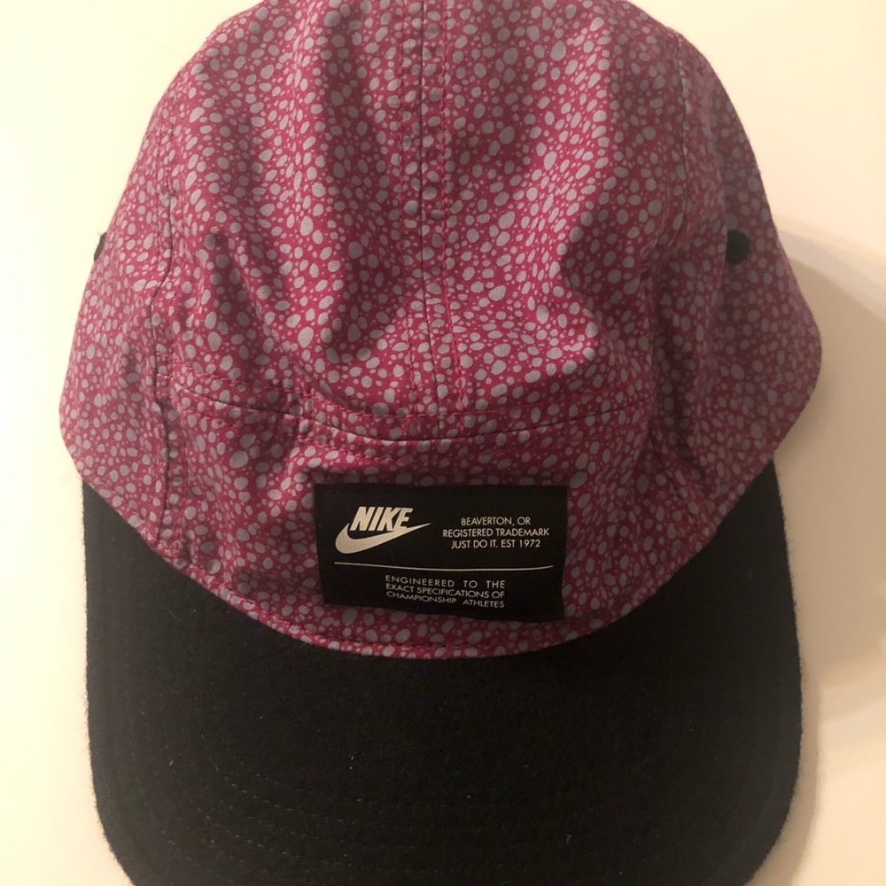 Nike women’s run pocket aw84